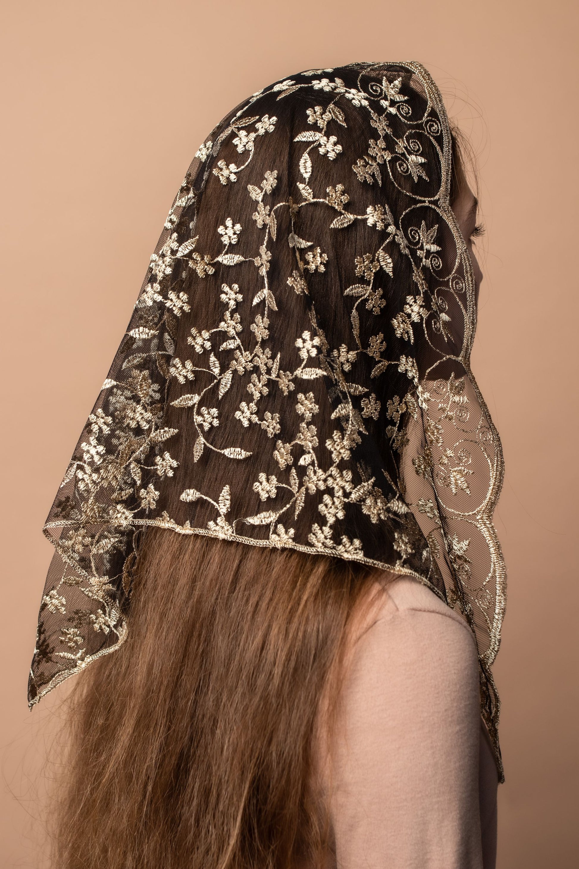 NEW!! Gold triangle veil - MariaVeils