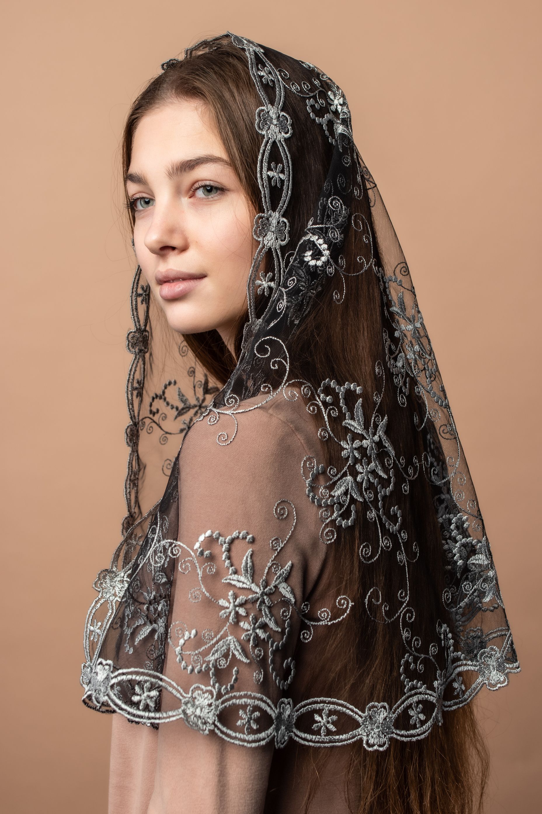 Grey lace chapel veil - MariaVeils