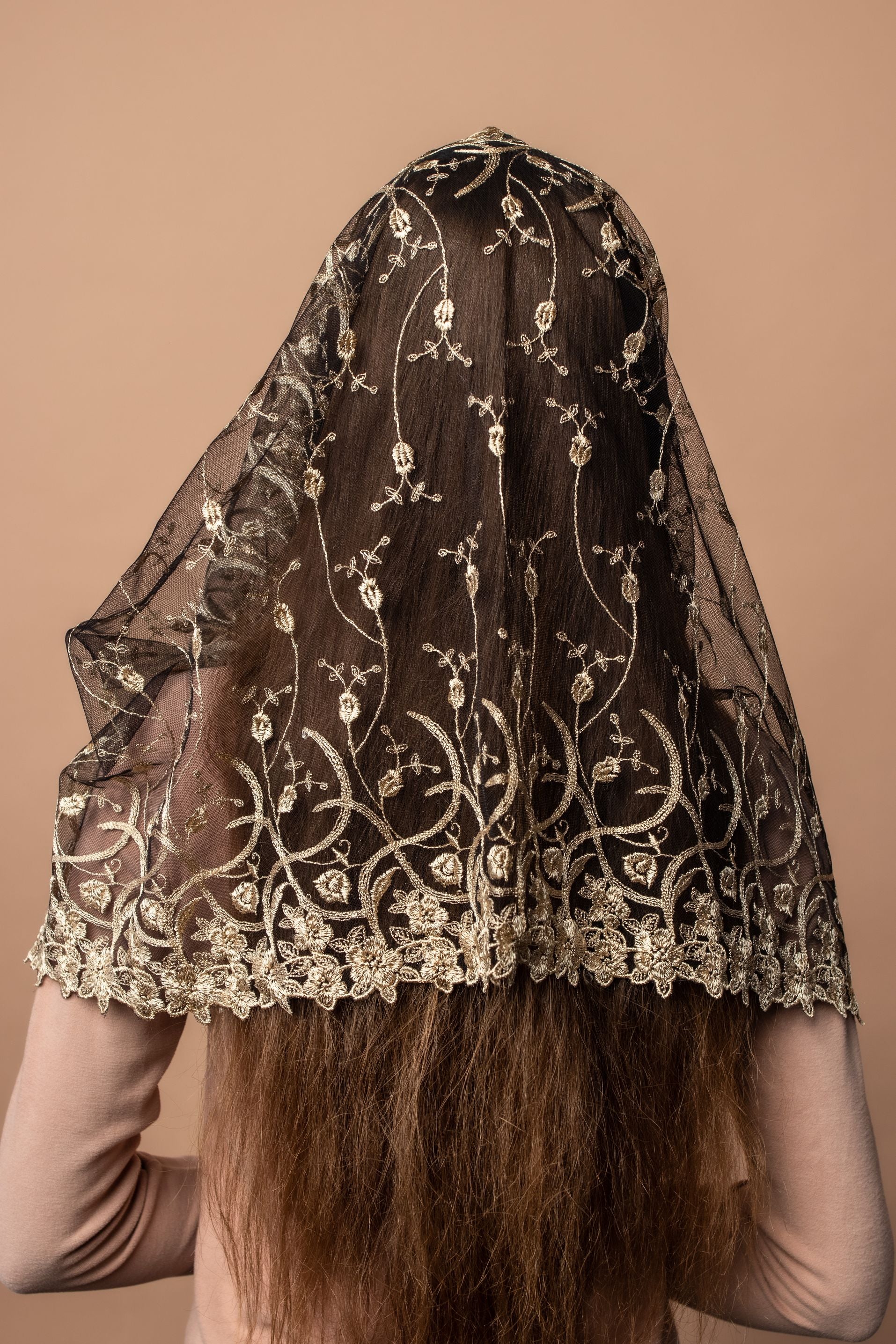 Gold veil with floral design - MariaVeils