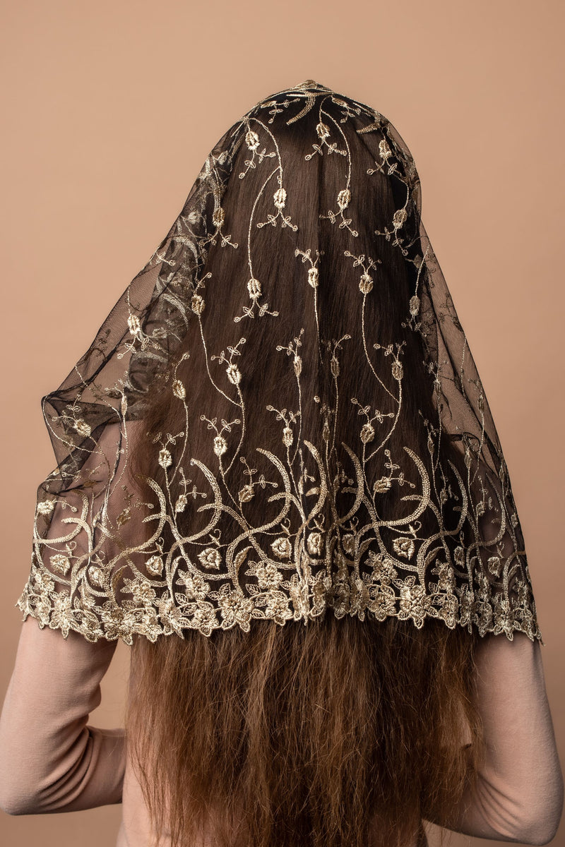 Gold veil with floral design - MariaVeils