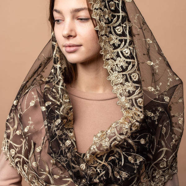 Gold veil with floral design - MariaVeils