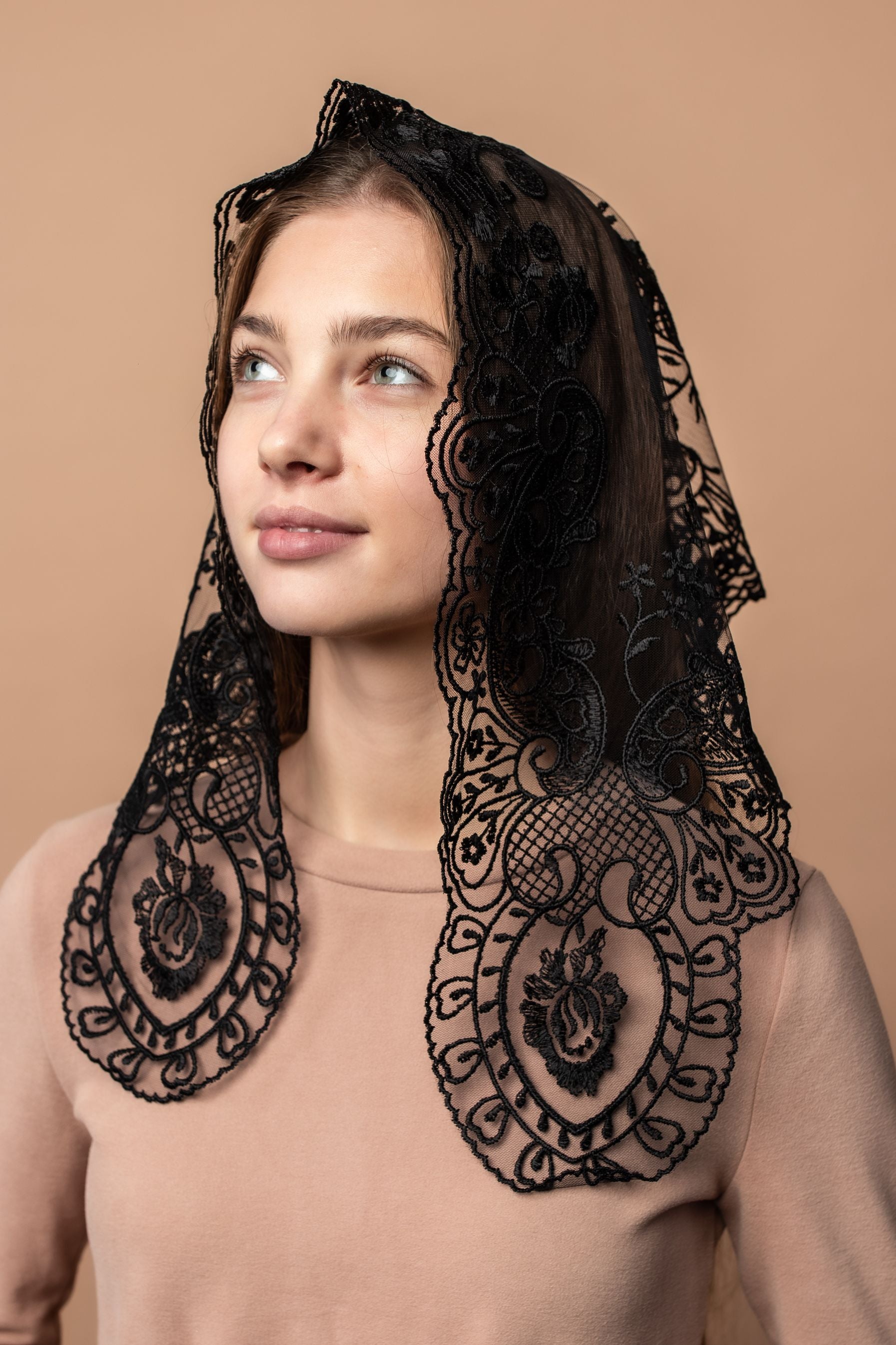 Black chapel veil with flowers - MariaVeils