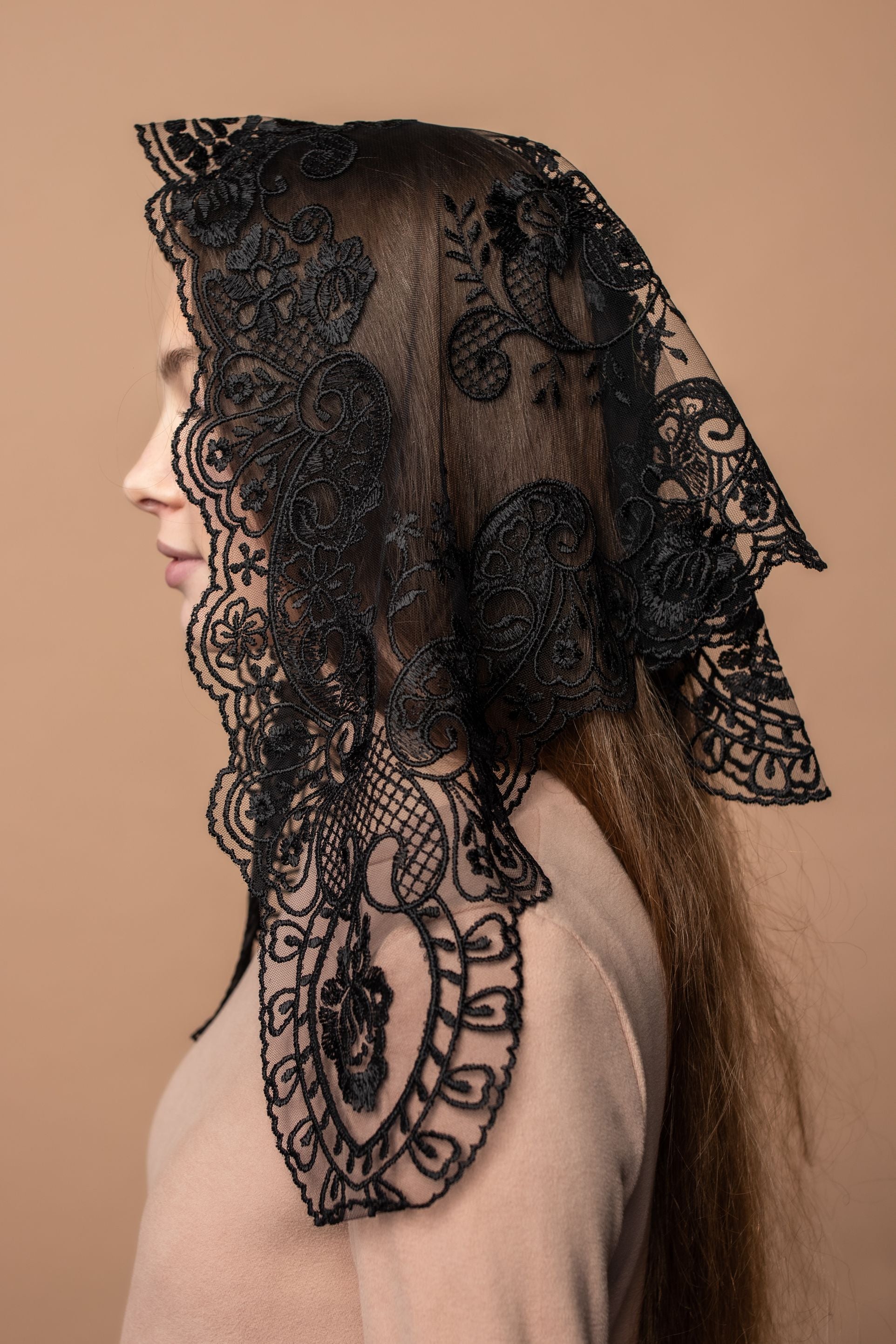Black chapel veil with flowers - MariaVeils