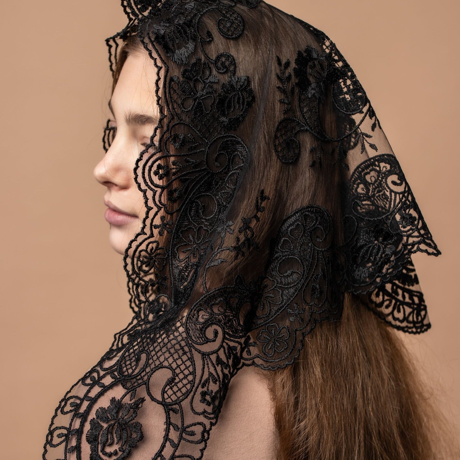 Black chapel veil with flowers - MariaVeils