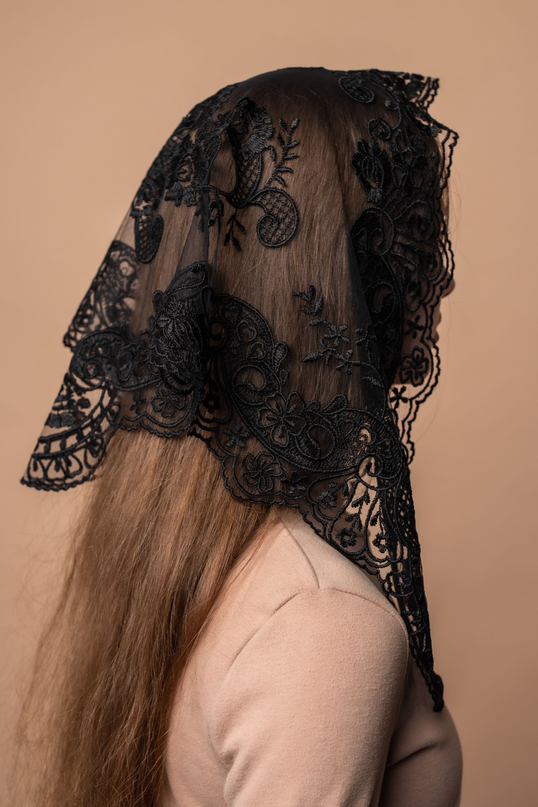 Black chapel veil with flowers - MariaVeils