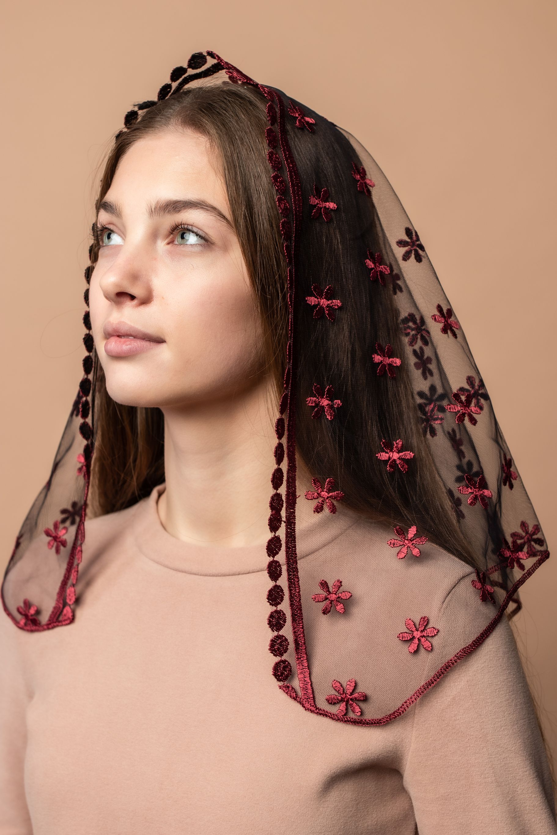 Dark red triangle veil - MariaVeils