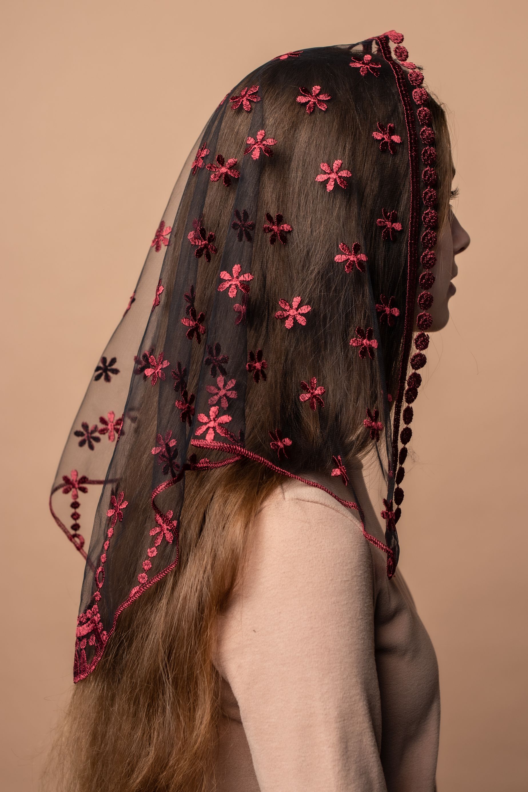 Dark red triangle veil - MariaVeils