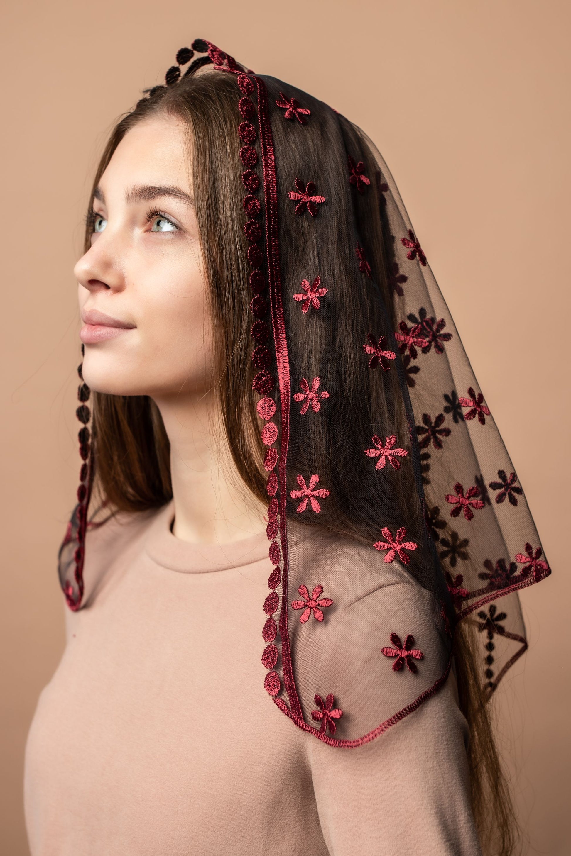 Dark red triangle veil - MariaVeils