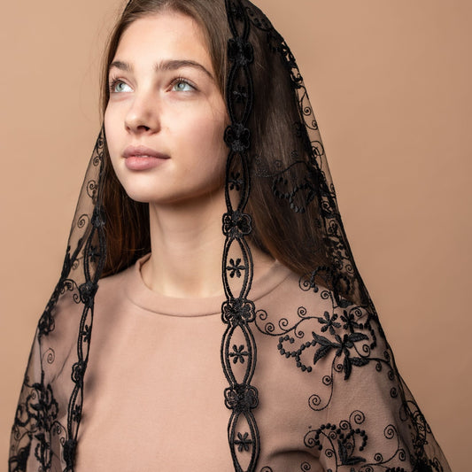 Short black lace veil - MariaVeils