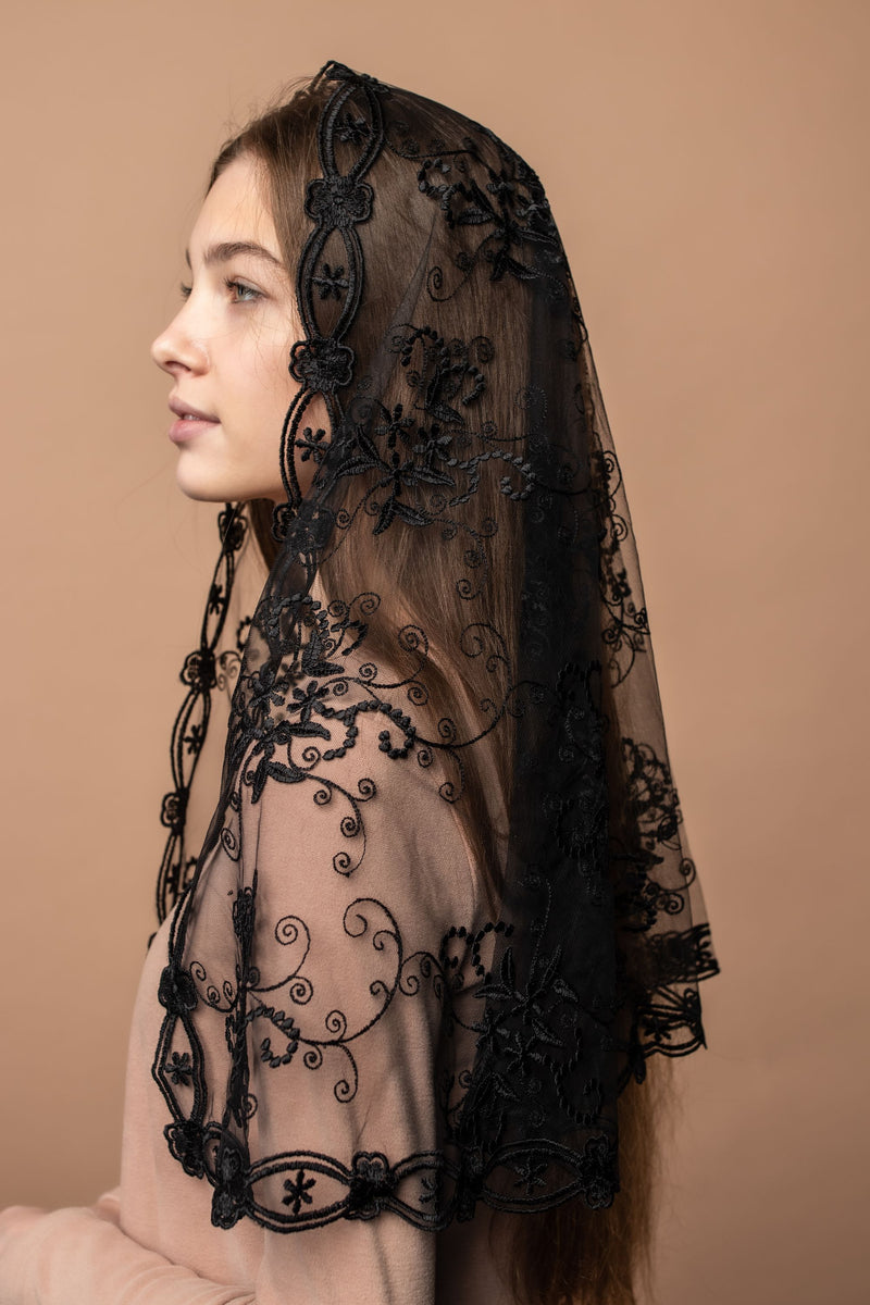 Short black lace veil - MariaVeils