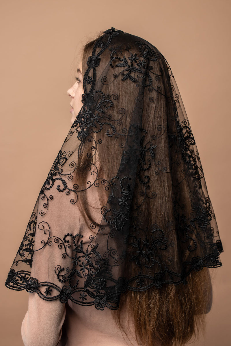 Short black lace veil - MariaVeils