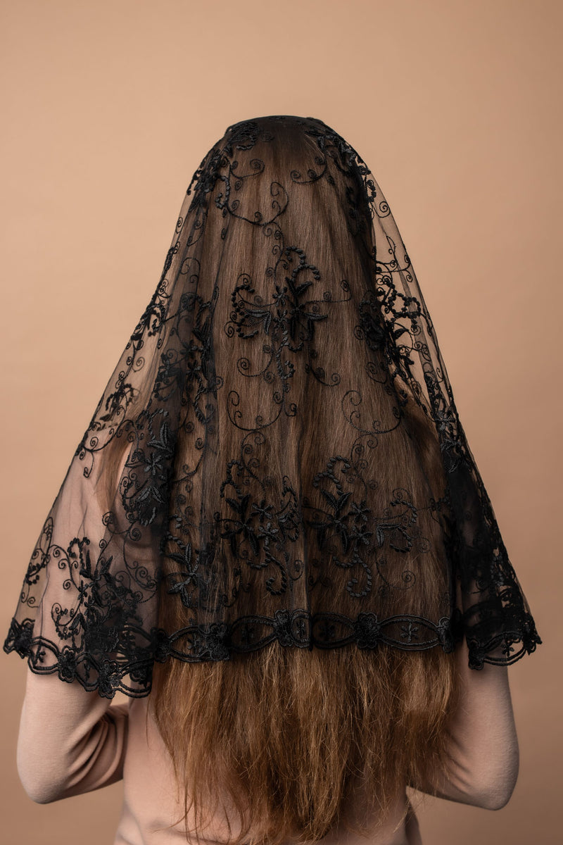 Short black lace veil - MariaVeils