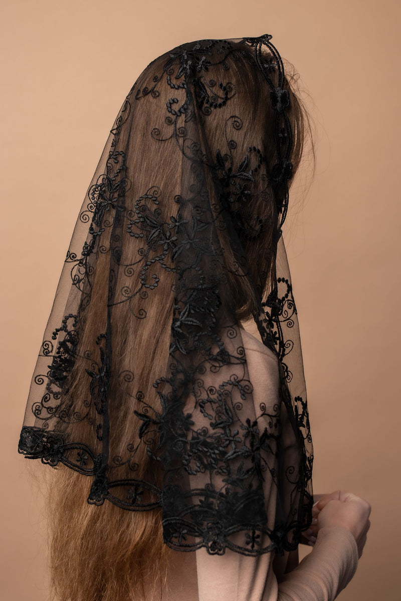Short black lace veil - MariaVeils