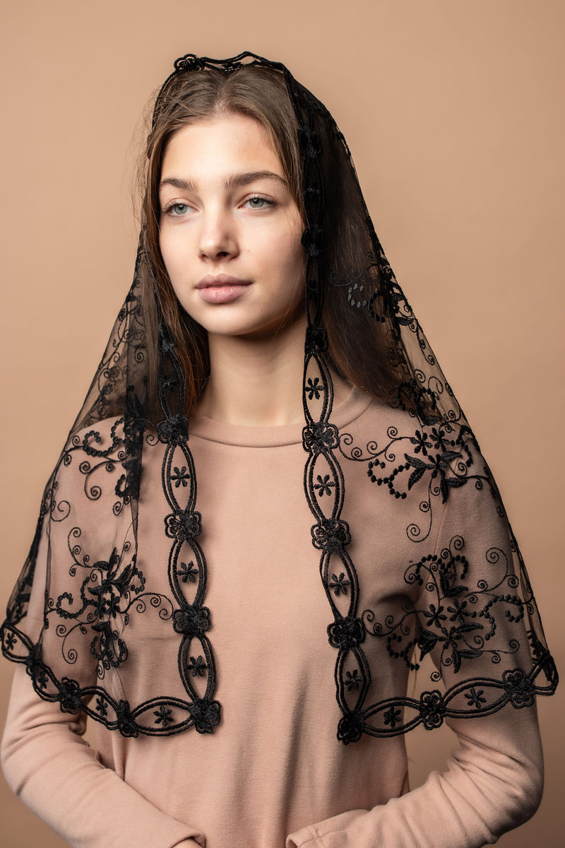 Short black lace veil - MariaVeils