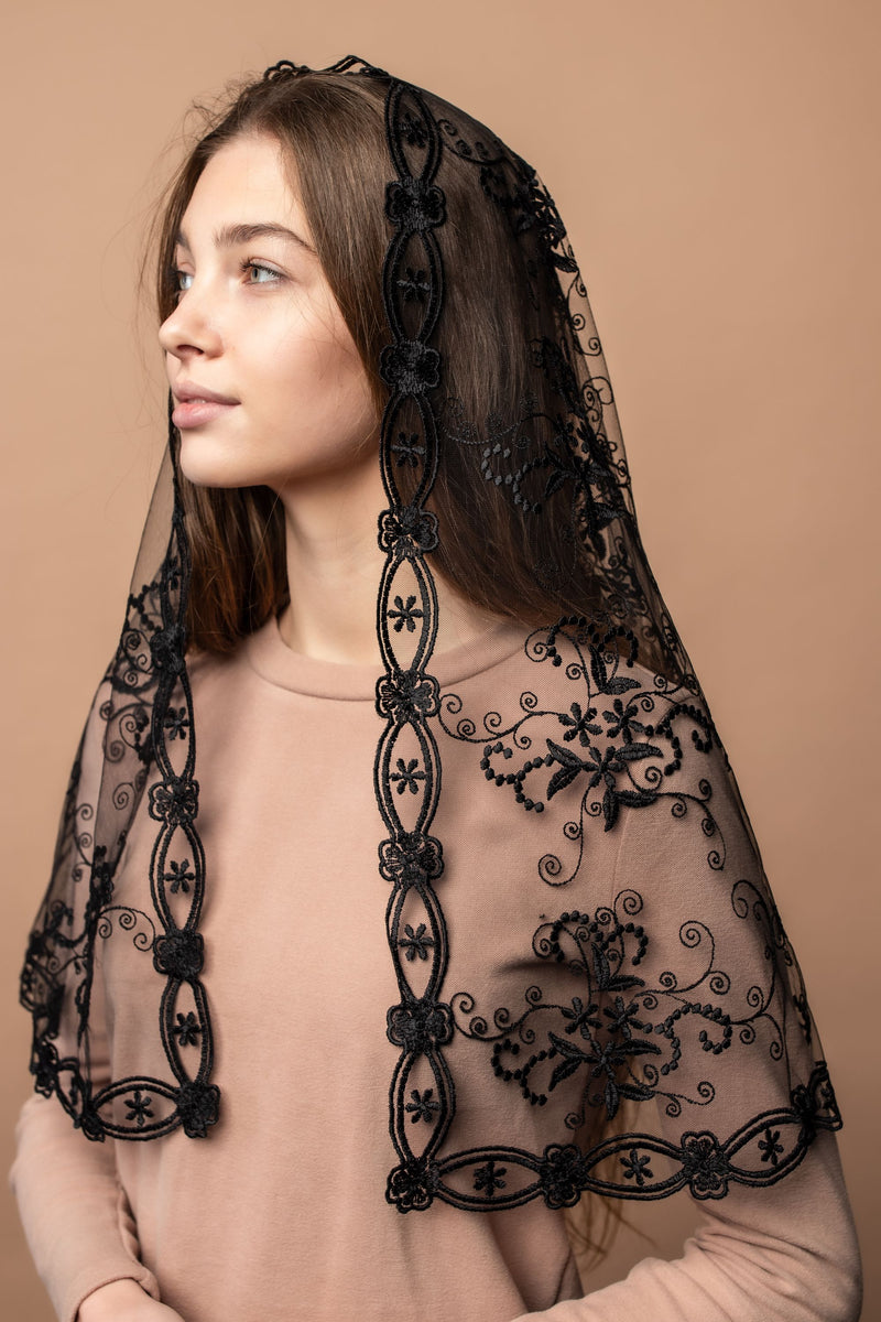 Short black lace veil - MariaVeils