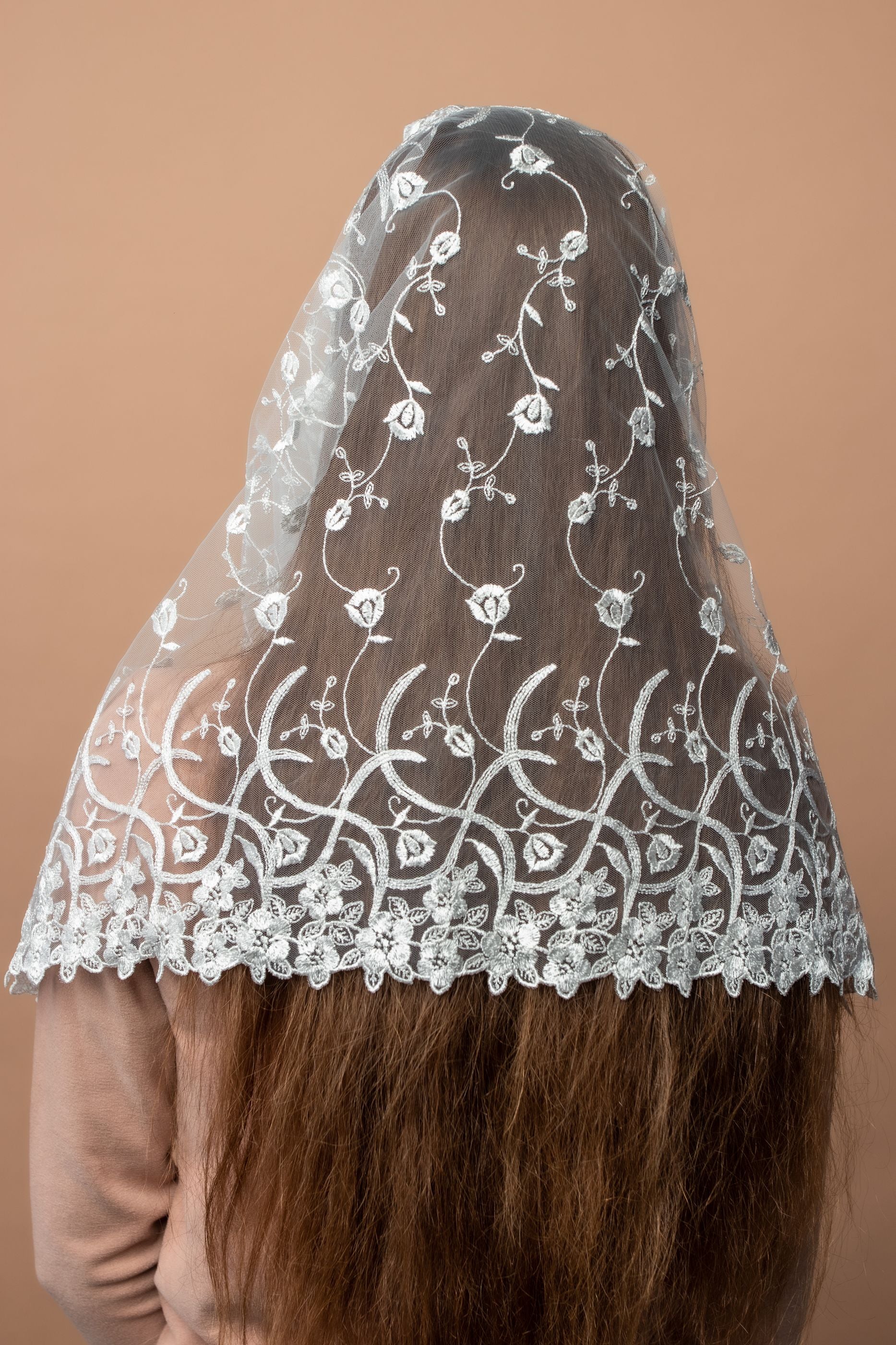 Ivory veil with floral design - MariaVeils