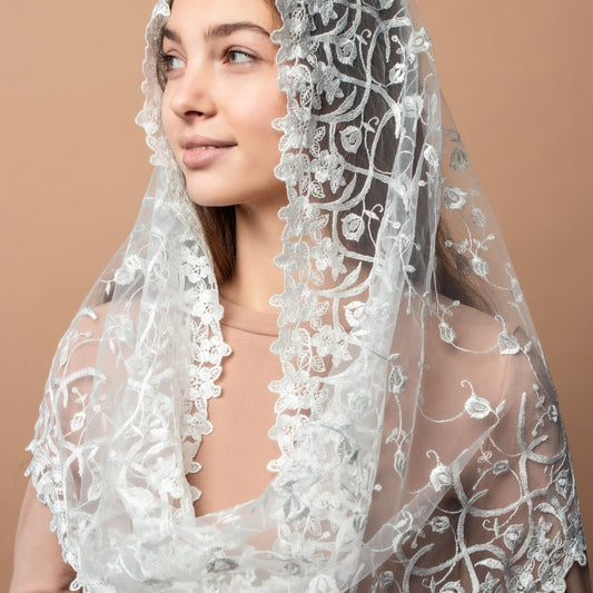 Ivory veil with floral design - MariaVeils