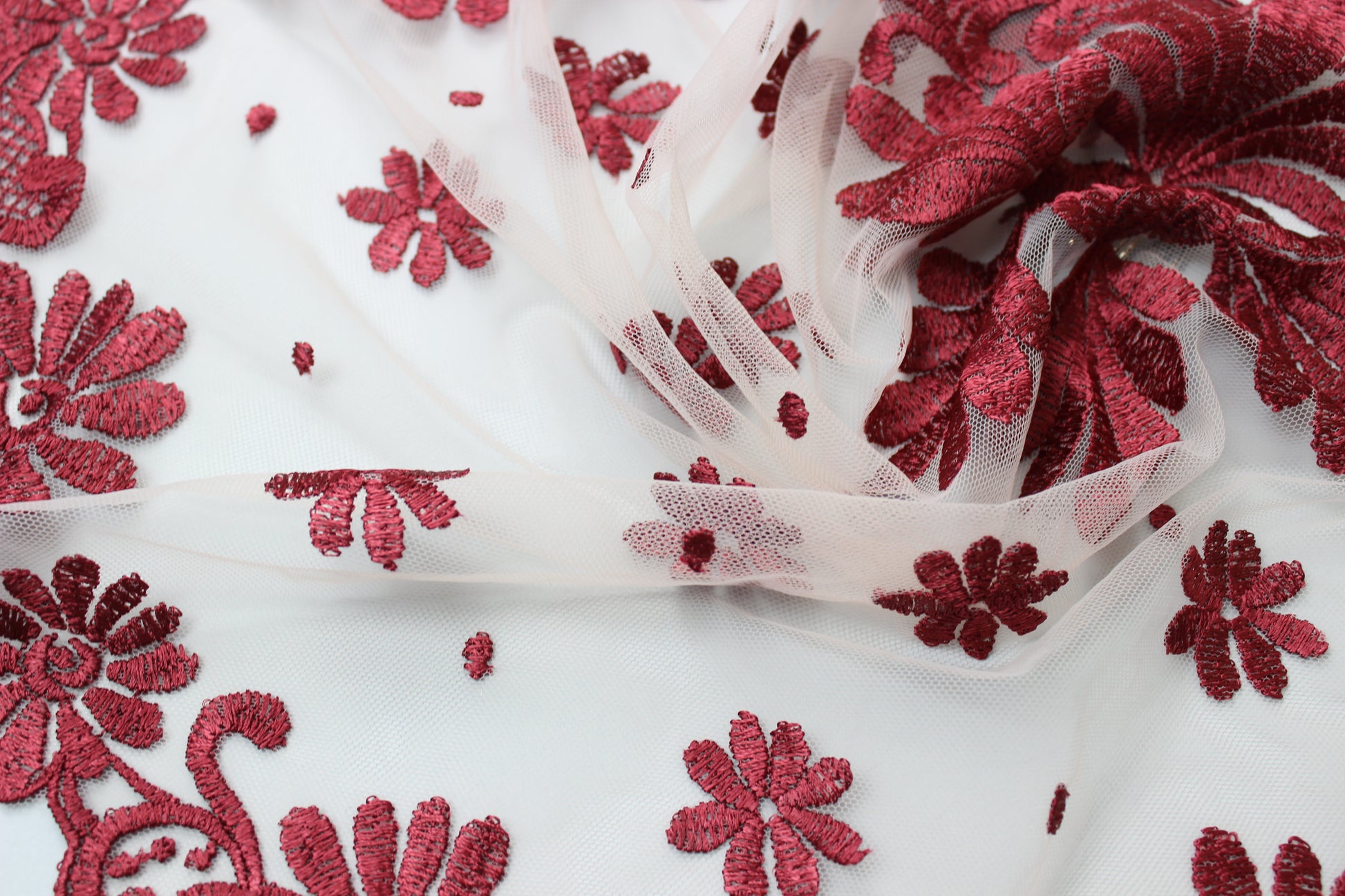 NEW!! Bestseller veil in new burgundy color - MariaVeils