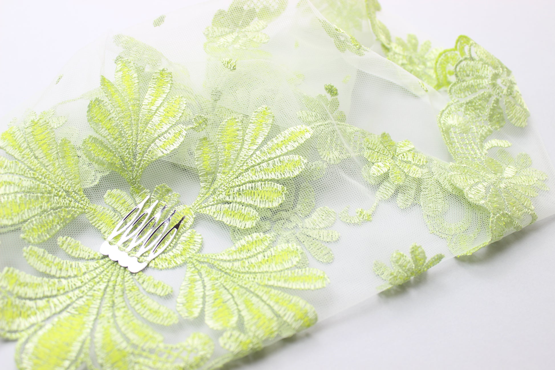 NEW!! Bestseller veil in new pistachio color - MariaVeils