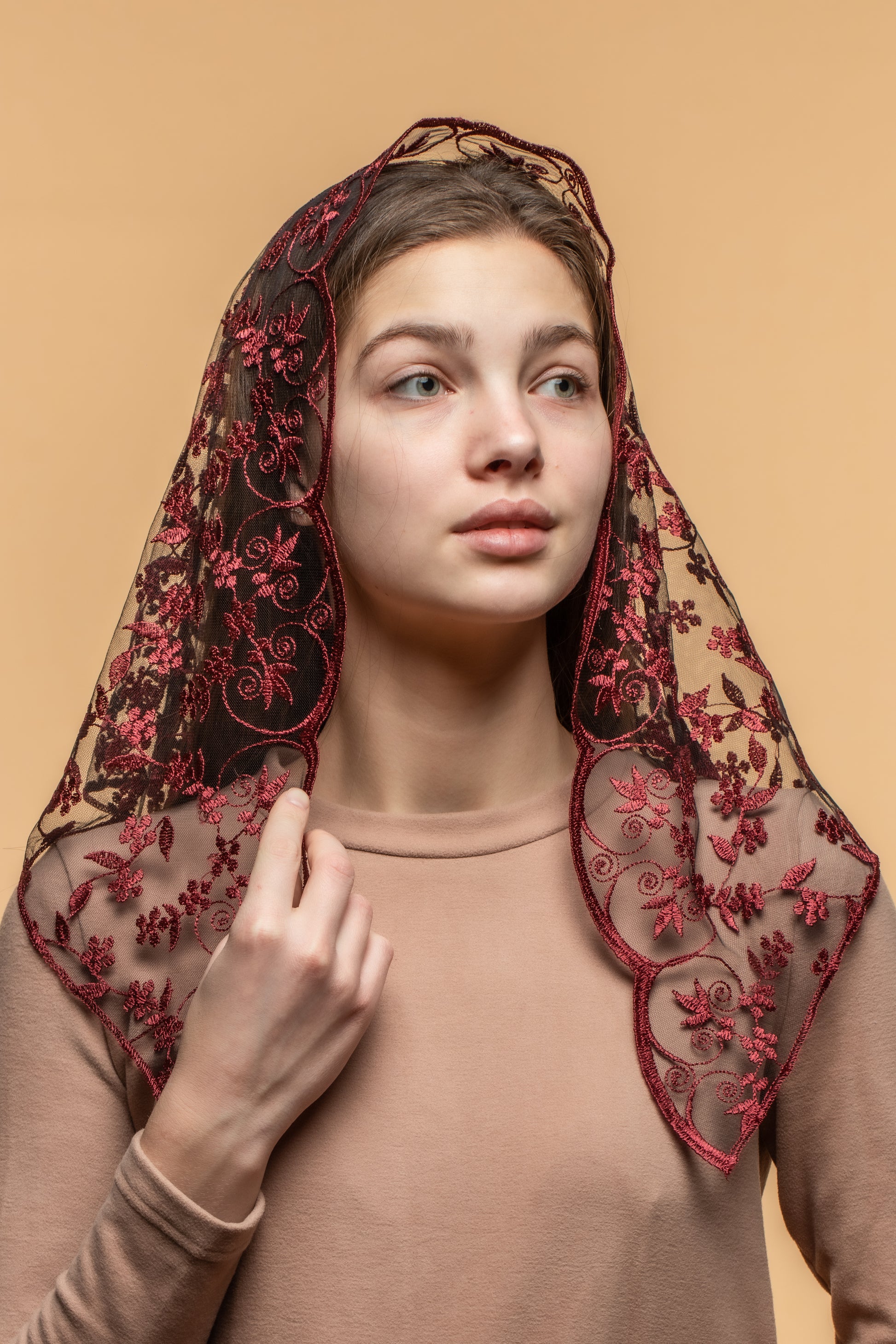 NEW!! Triangle burgundy veil - MariaVeils