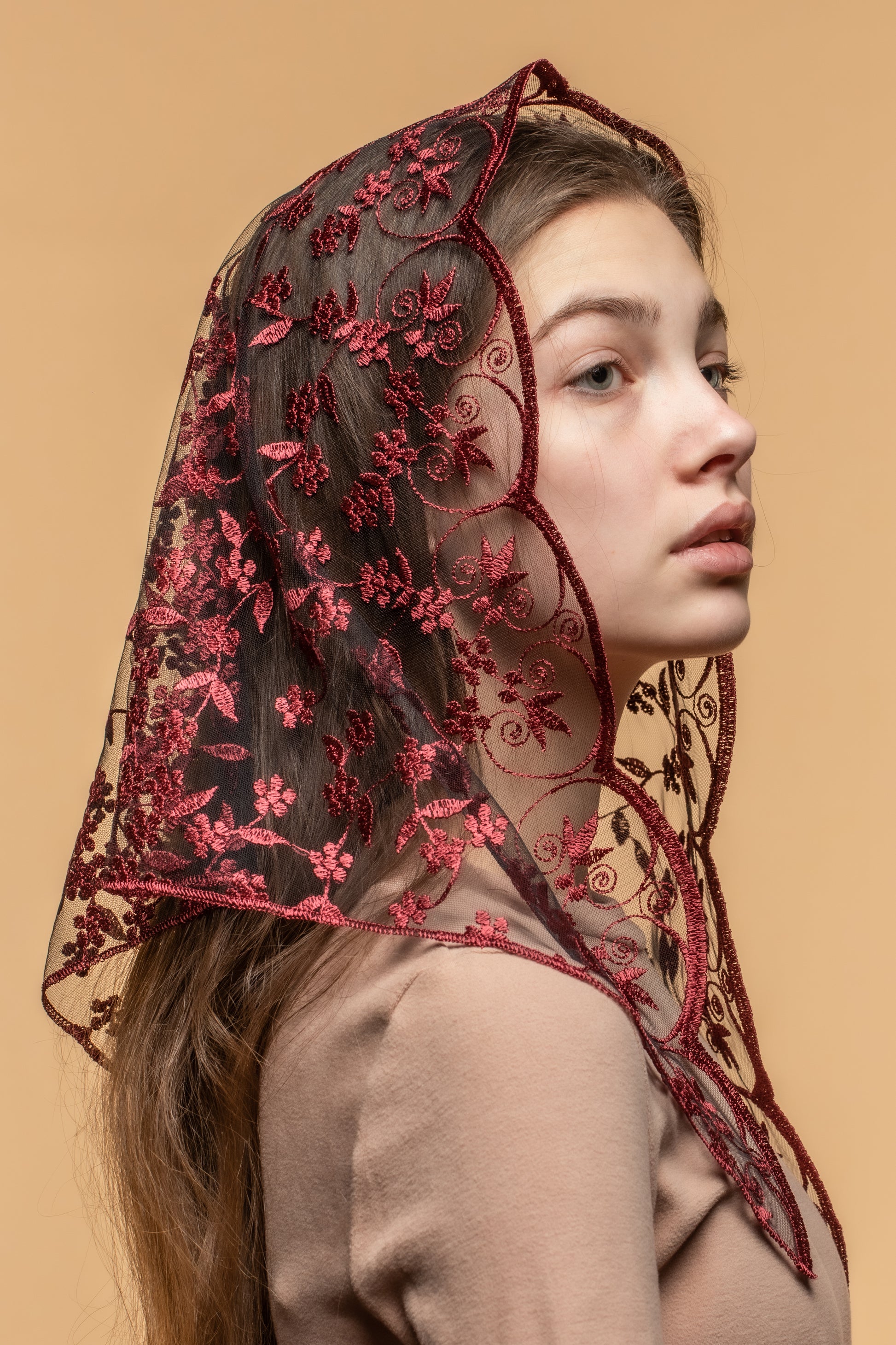 NEW!! Triangle burgundy veil - MariaVeils