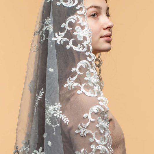 Lace chapel veil with floral design - MariaVeils