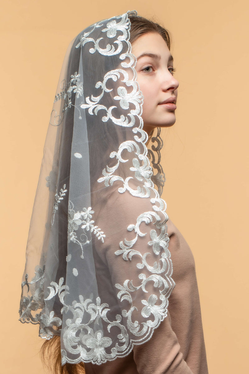 Lace chapel veil with floral design - MariaVeils