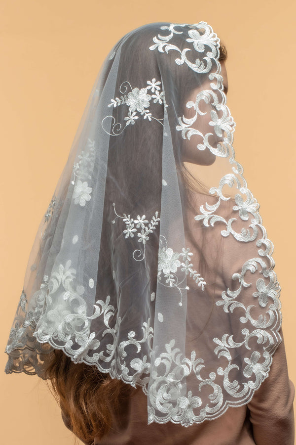 Lace chapel veil with floral design - MariaVeils