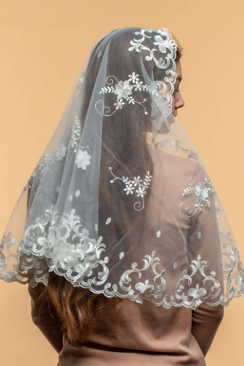 Lace chapel veil with floral design - MariaVeils