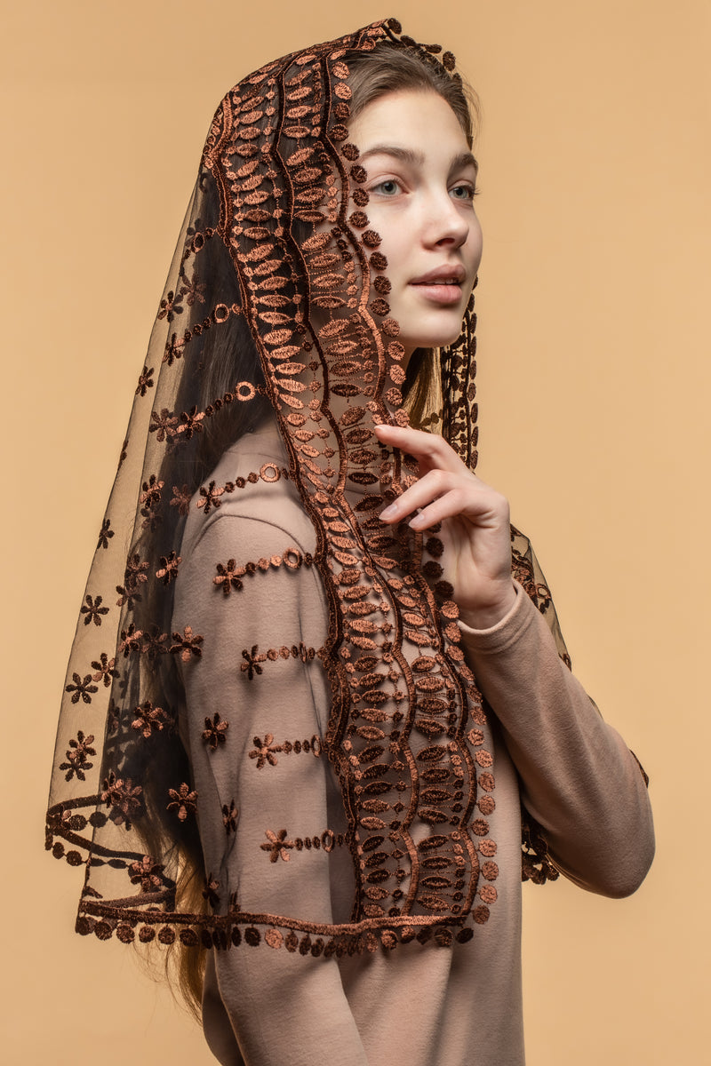 Long lace Catholic Mantilla - MariaVeils