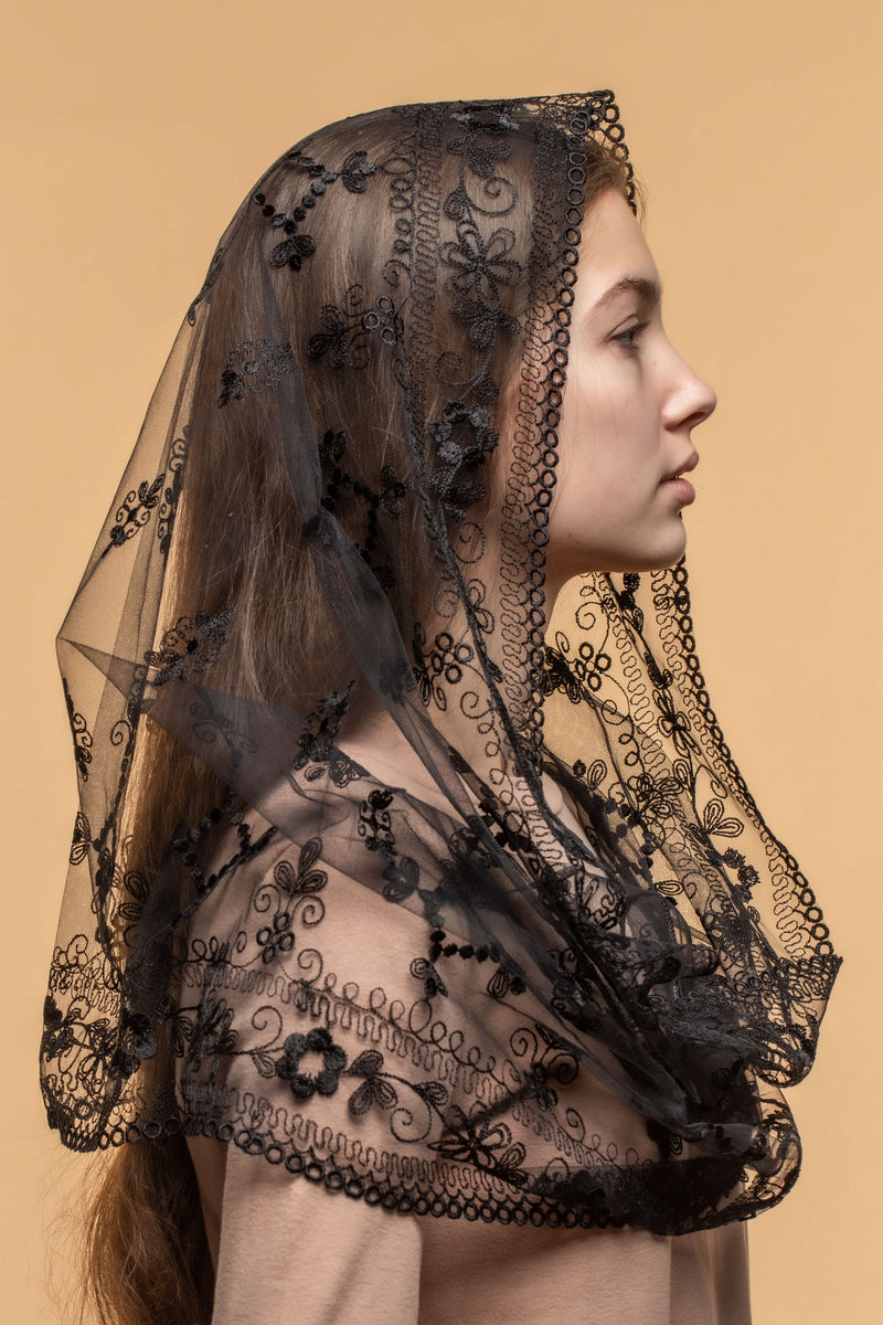 Infinity veil with floral embroidery - MariaVeils