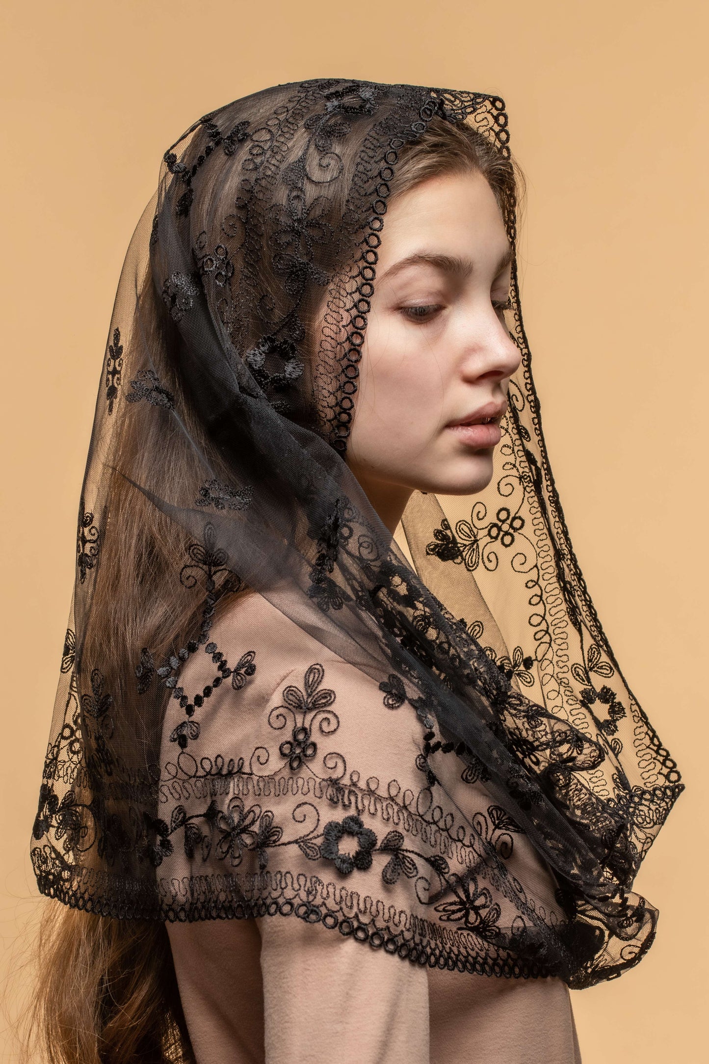 Infinity veil with floral embroidery - MariaVeils