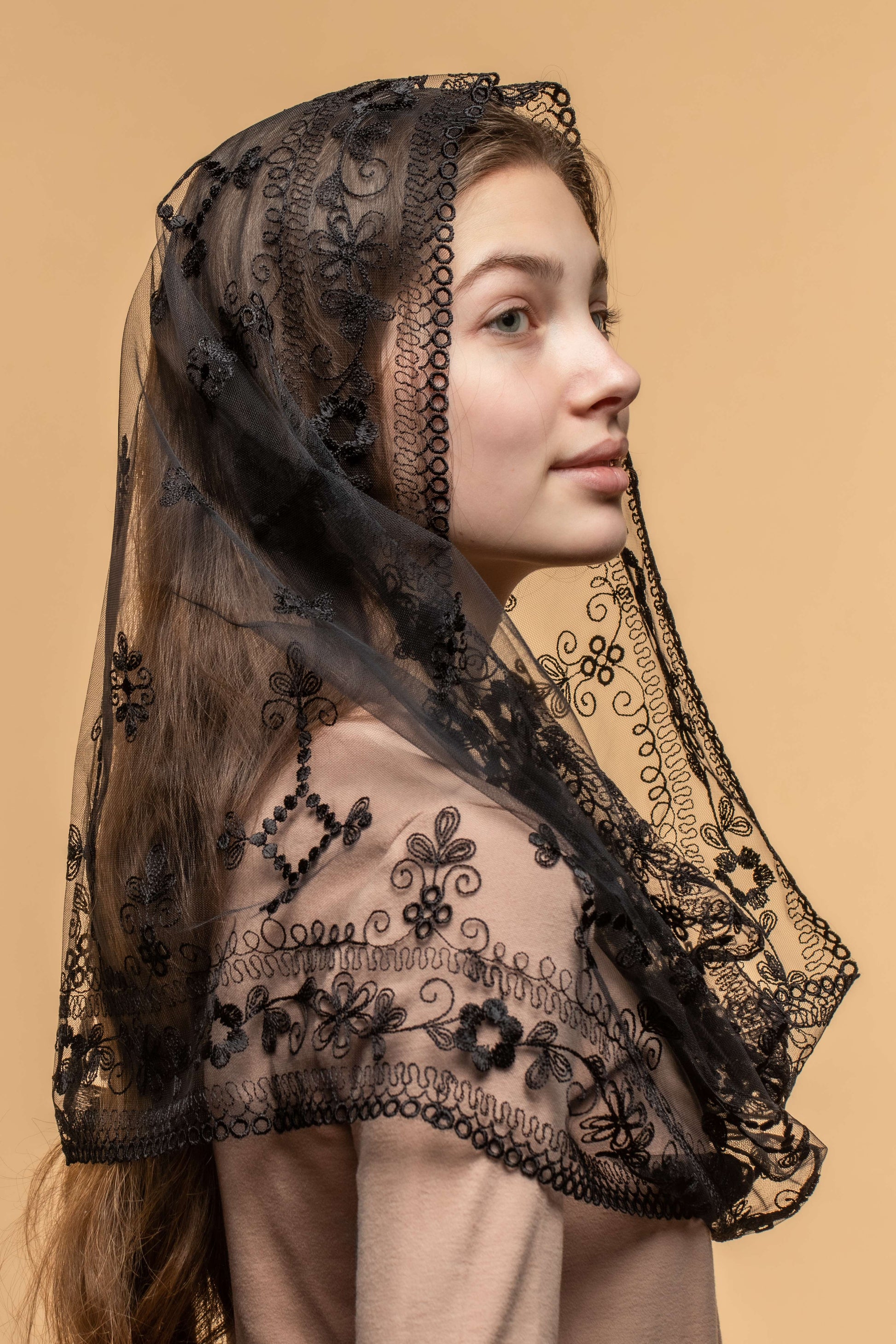 Infinity veil with floral embroidery - MariaVeils
