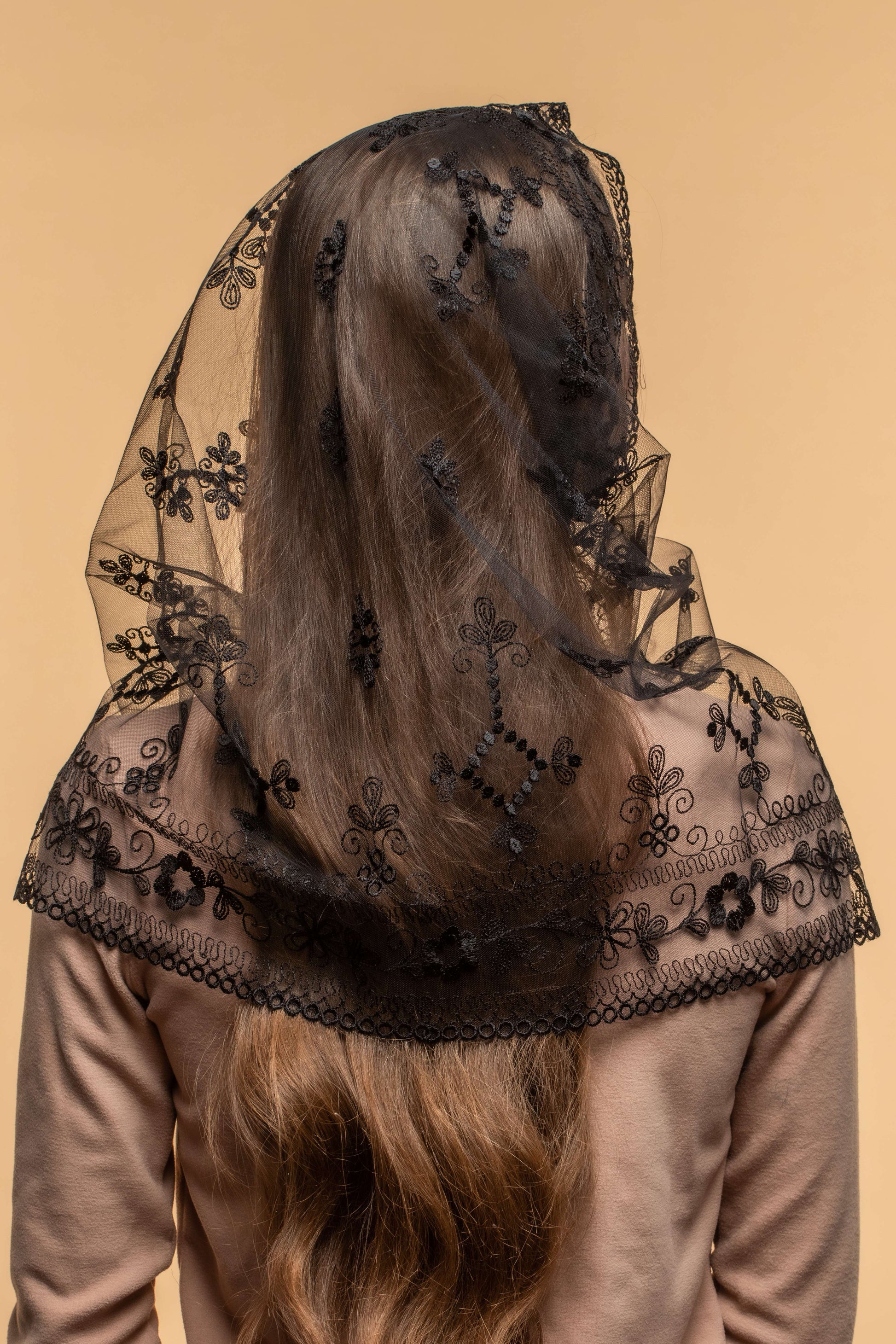 Infinity veil with floral embroidery - MariaVeils