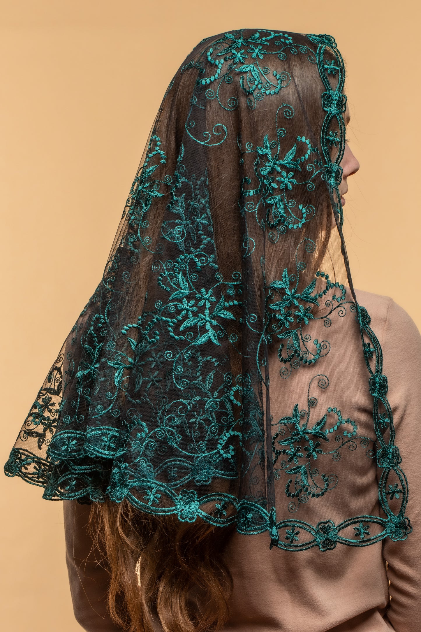 Emerald green lace veil - MariaVeils