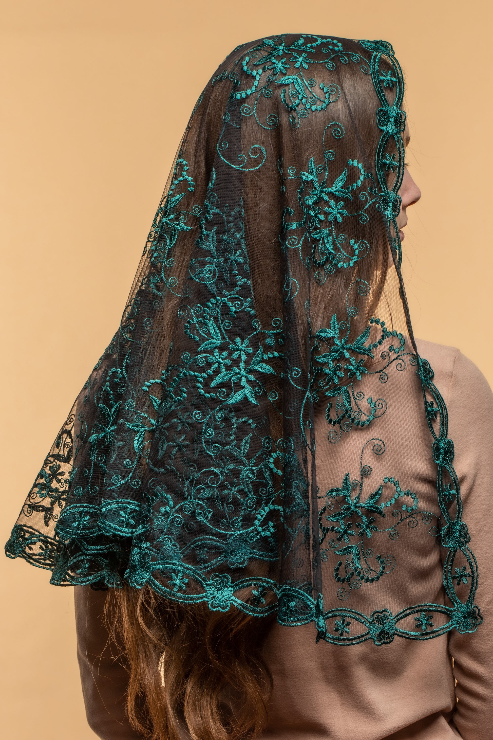 Emerald green lace veil - MariaVeils