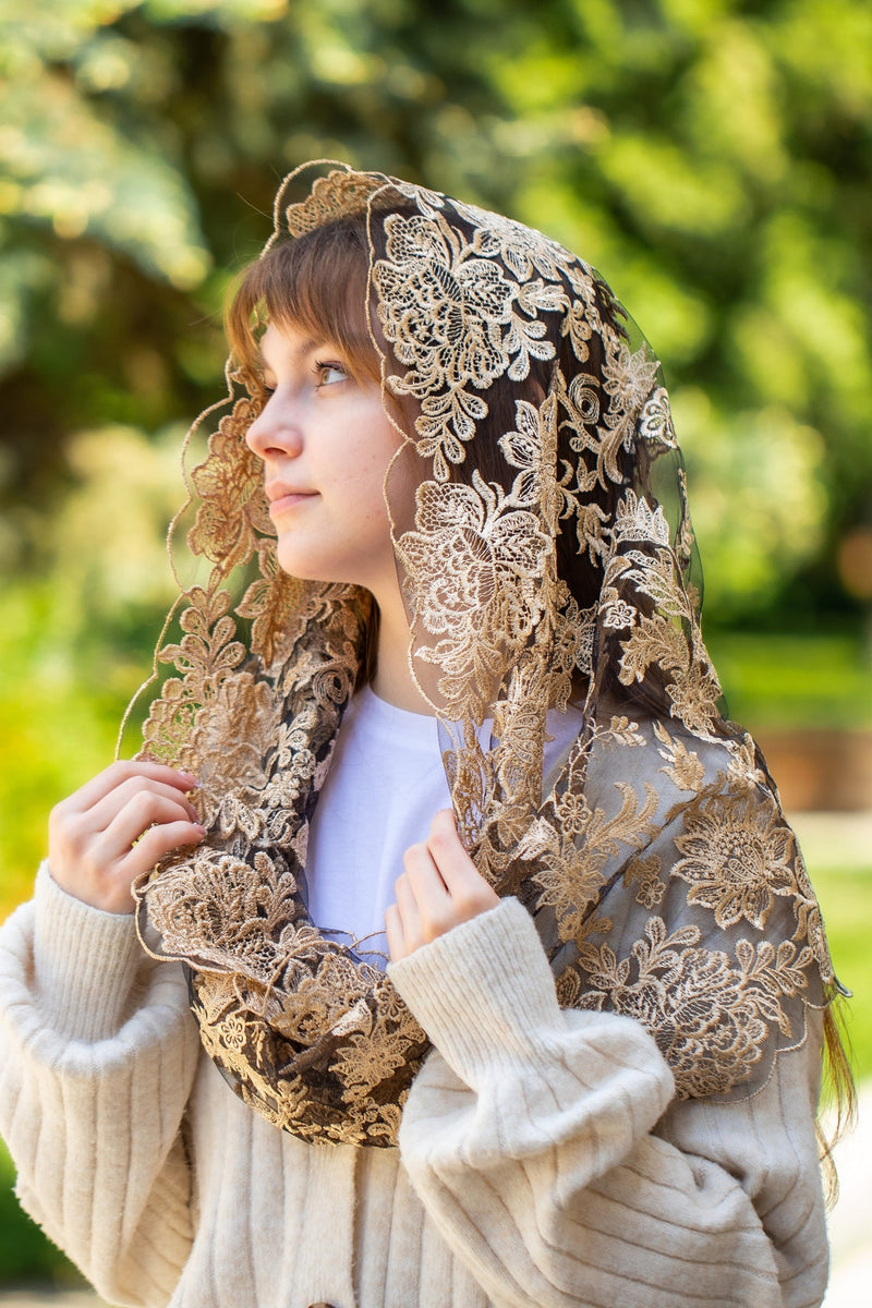 NEW! Floral infinity mantilla - MariaVeils
