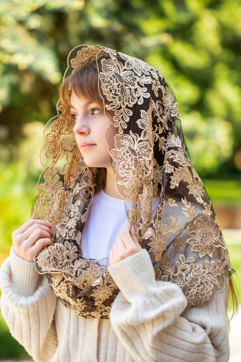 NEW! Floral infinity mantilla - MariaVeils