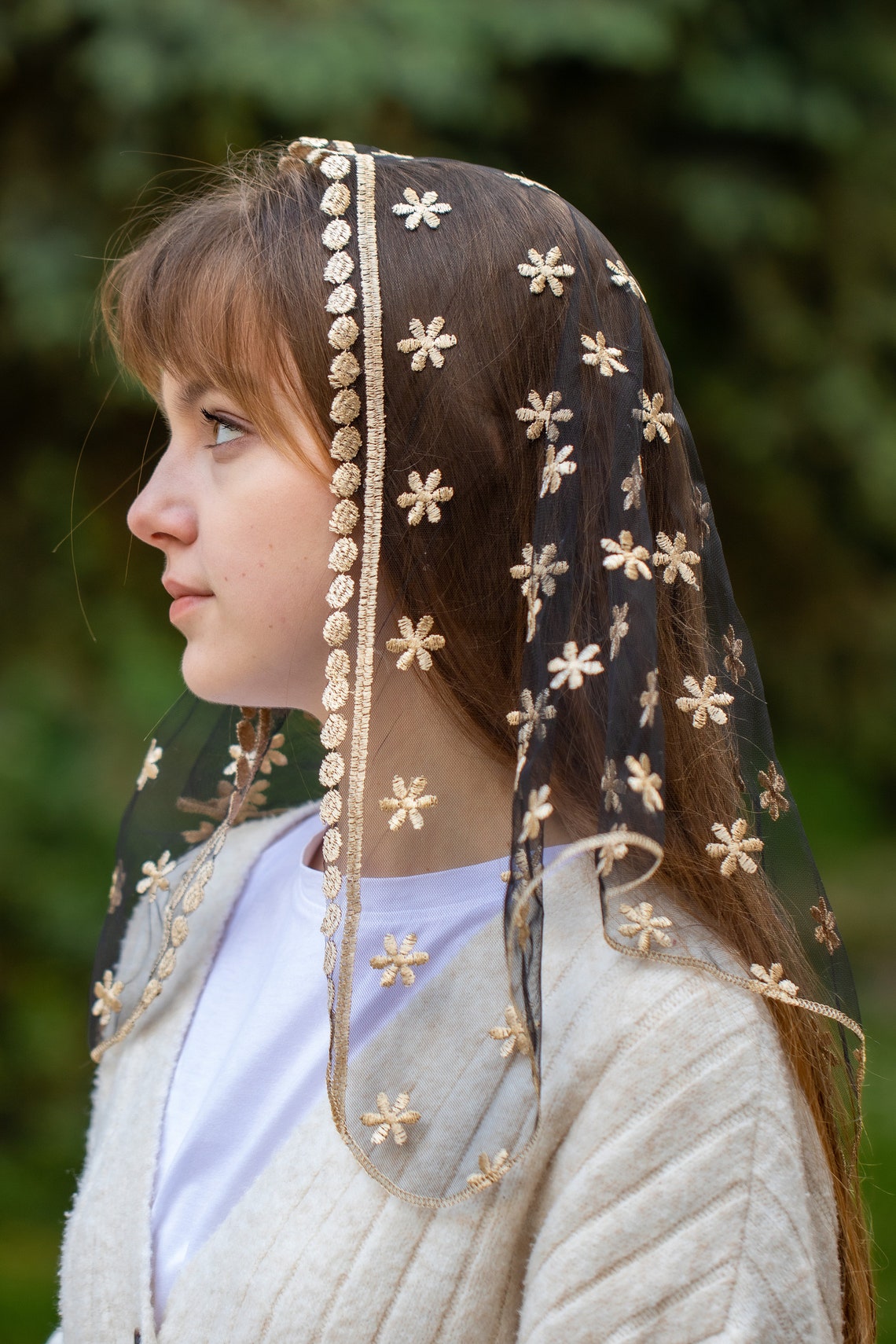Gold triangle veil - MariaVeils