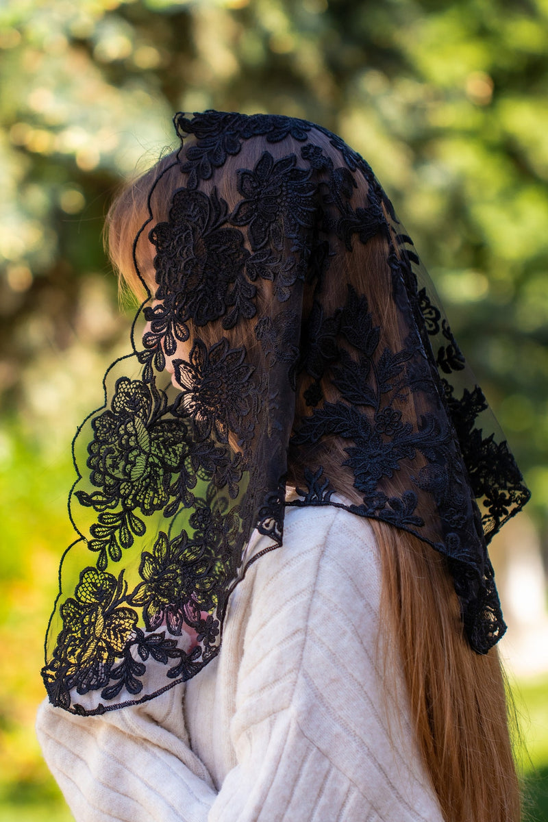 NEW!! Triangle black veil - MariaVeils