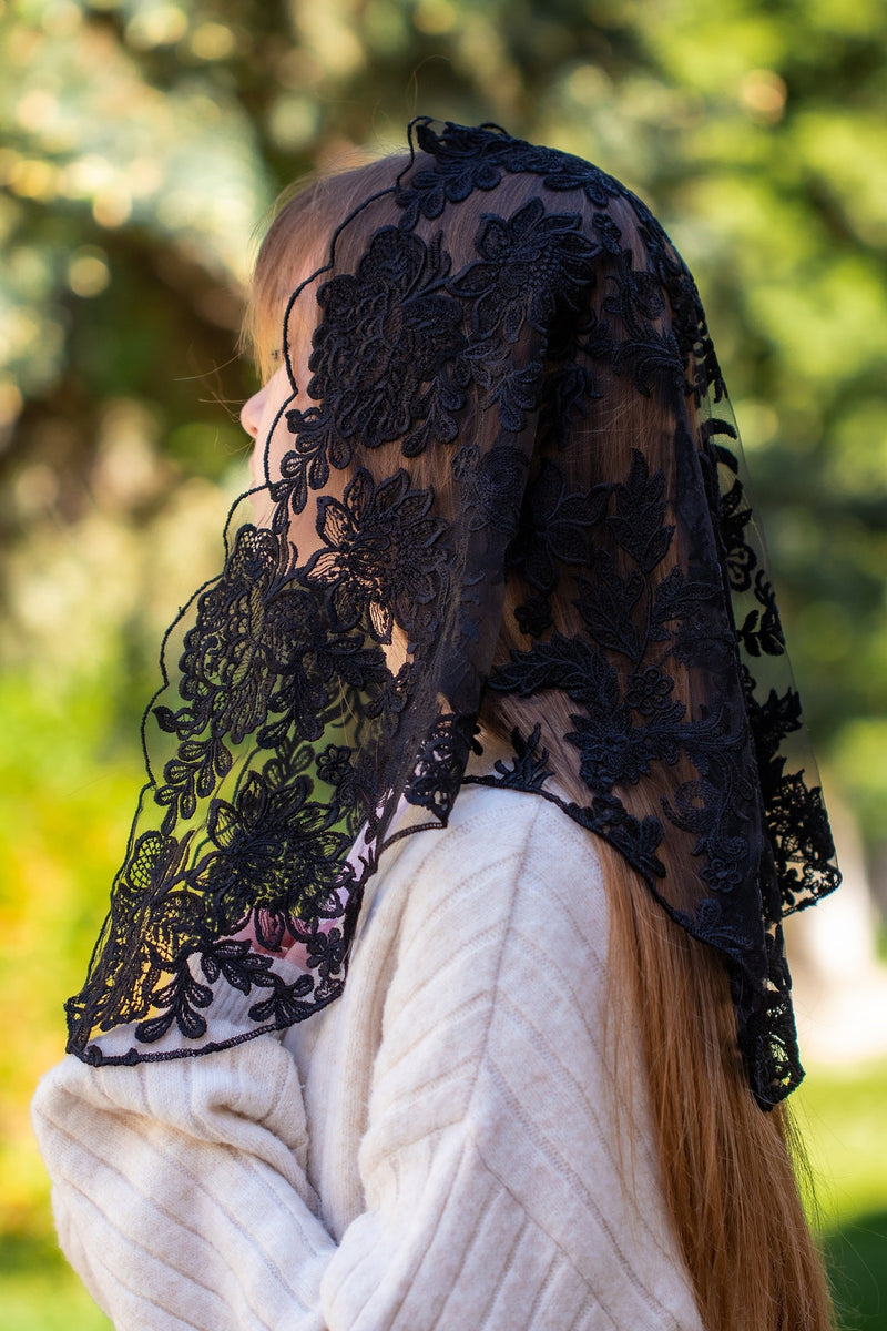 NEW!! Triangle black veil - MariaVeils