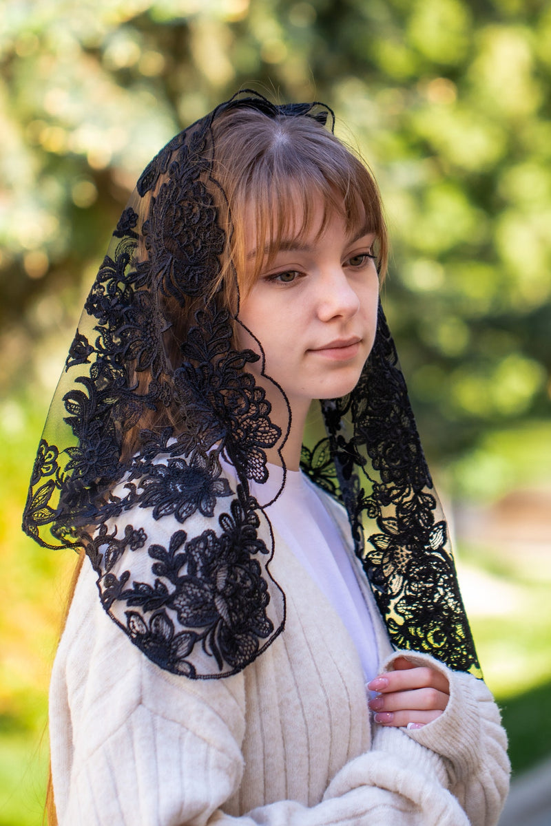 NEW!! Triangle black veil - MariaVeils