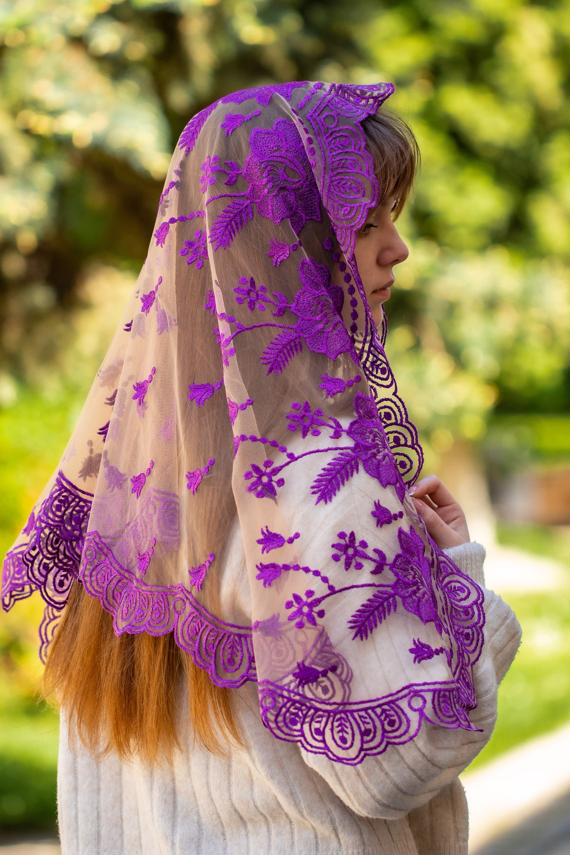 Long lace mantilla in purple color - MariaVeils