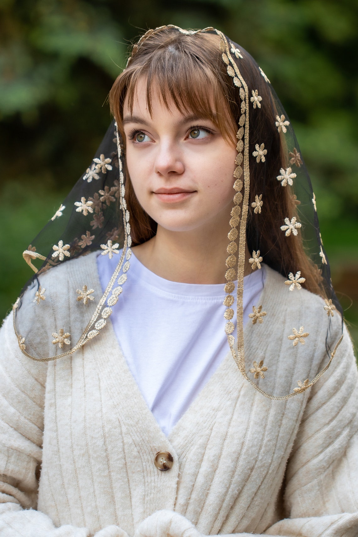 Gold triangle veil - MariaVeils