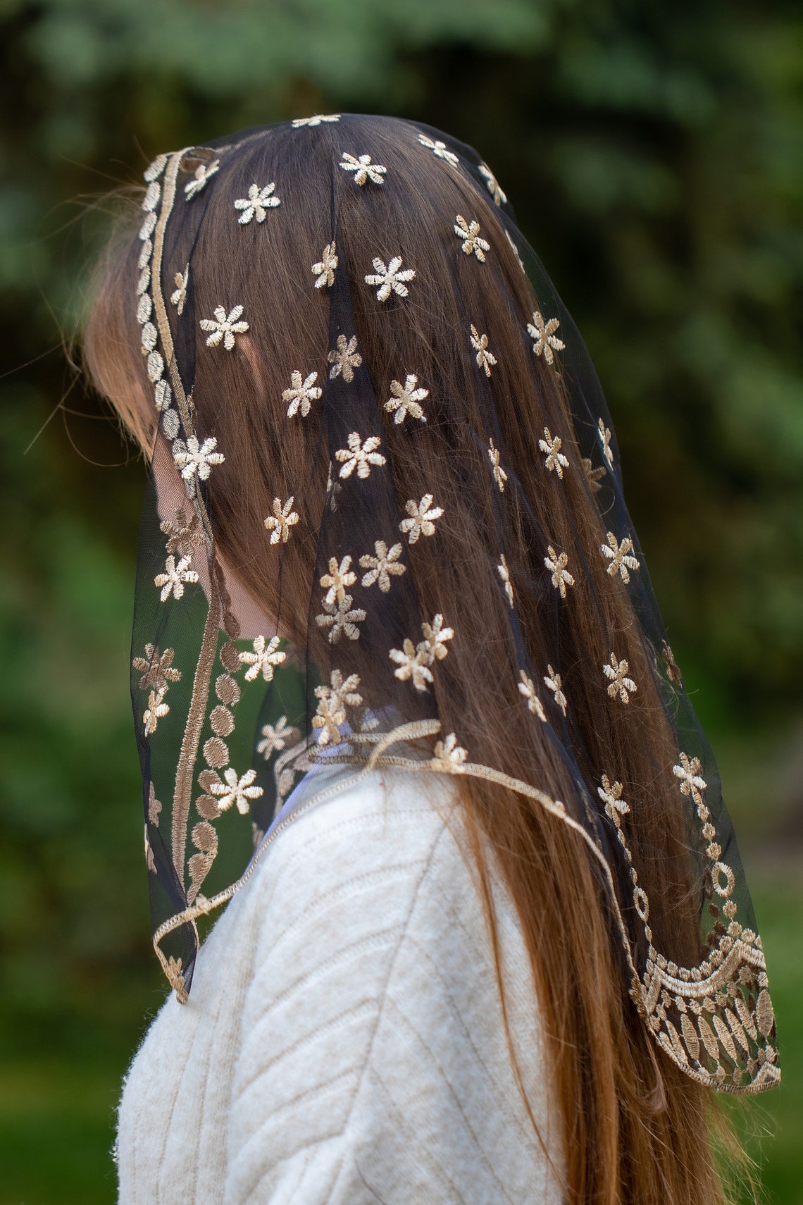 Gold triangle veil - MariaVeils