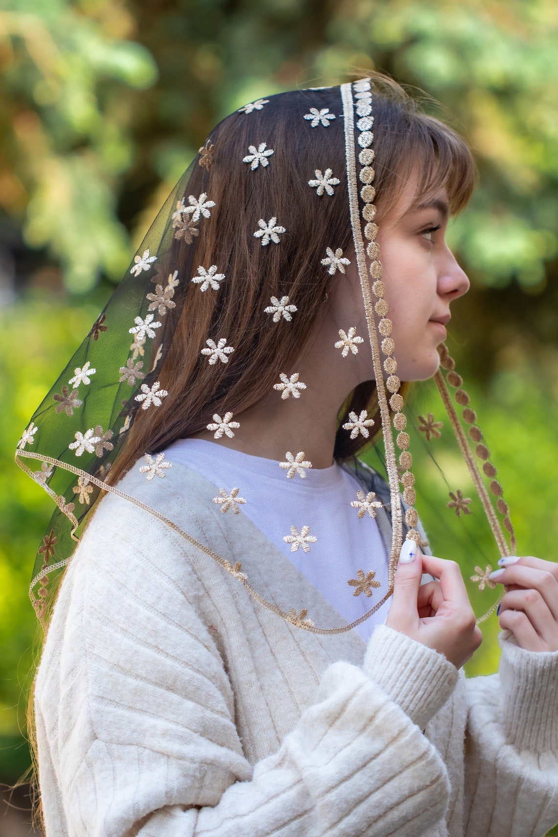 Gold triangle veil - MariaVeils