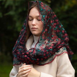 Infinity veil with red flowers