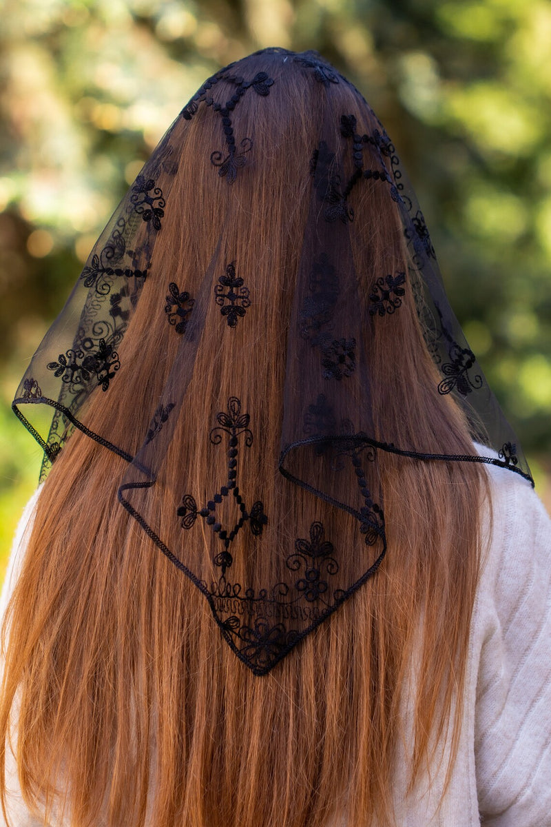 Black triangle veil - MariaVeils