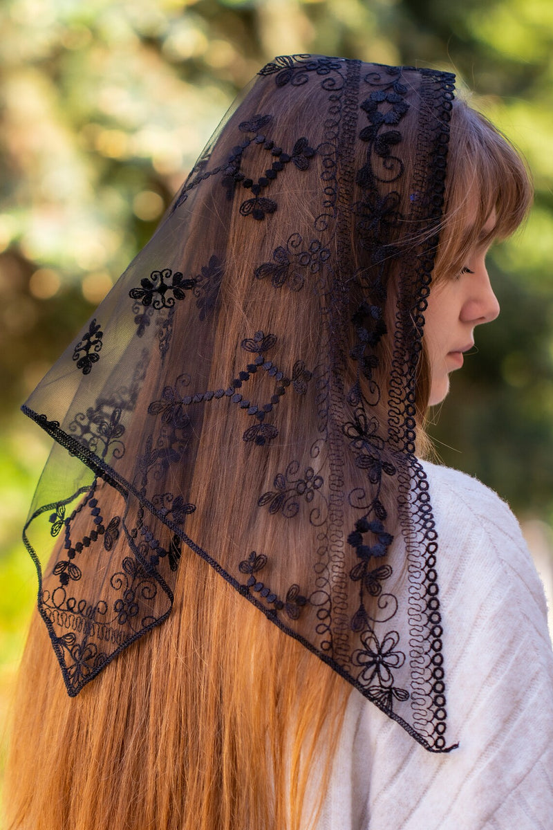 Black triangle veil - MariaVeils