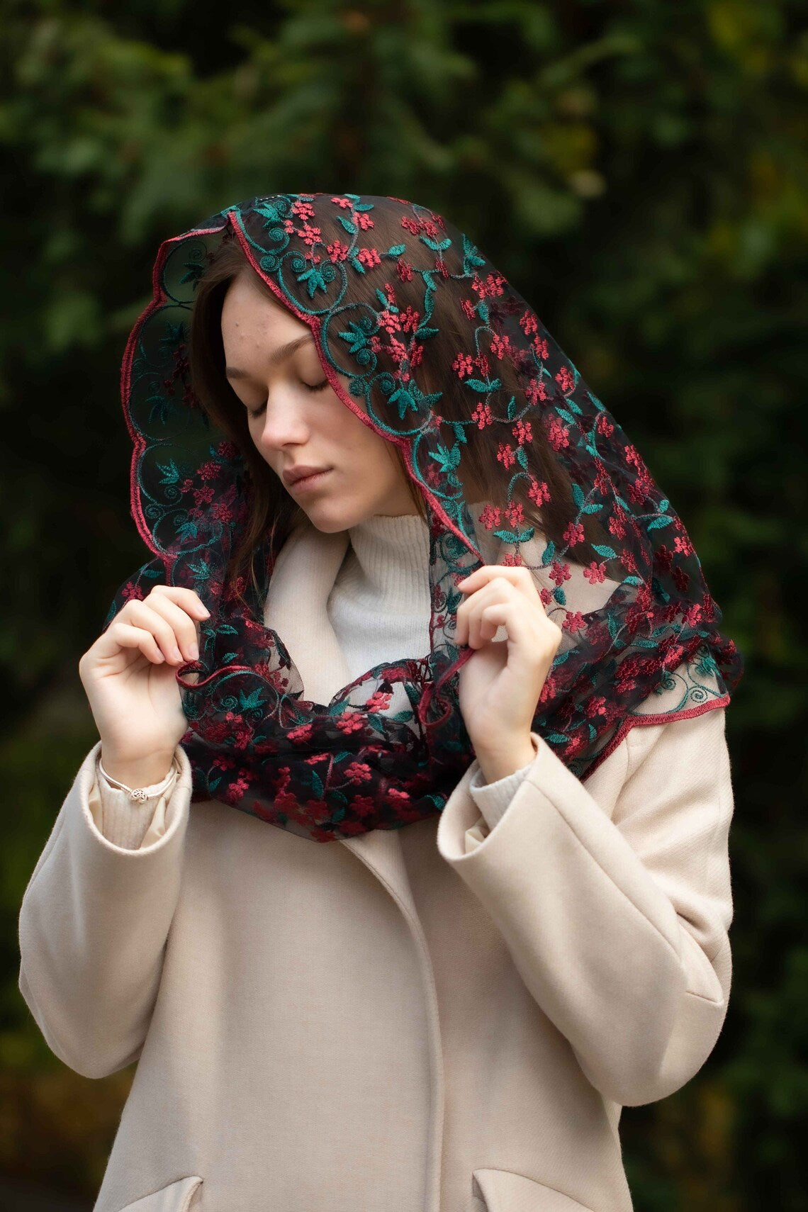 GREEN & BURGUNDY MANTILLA - MariaVeils